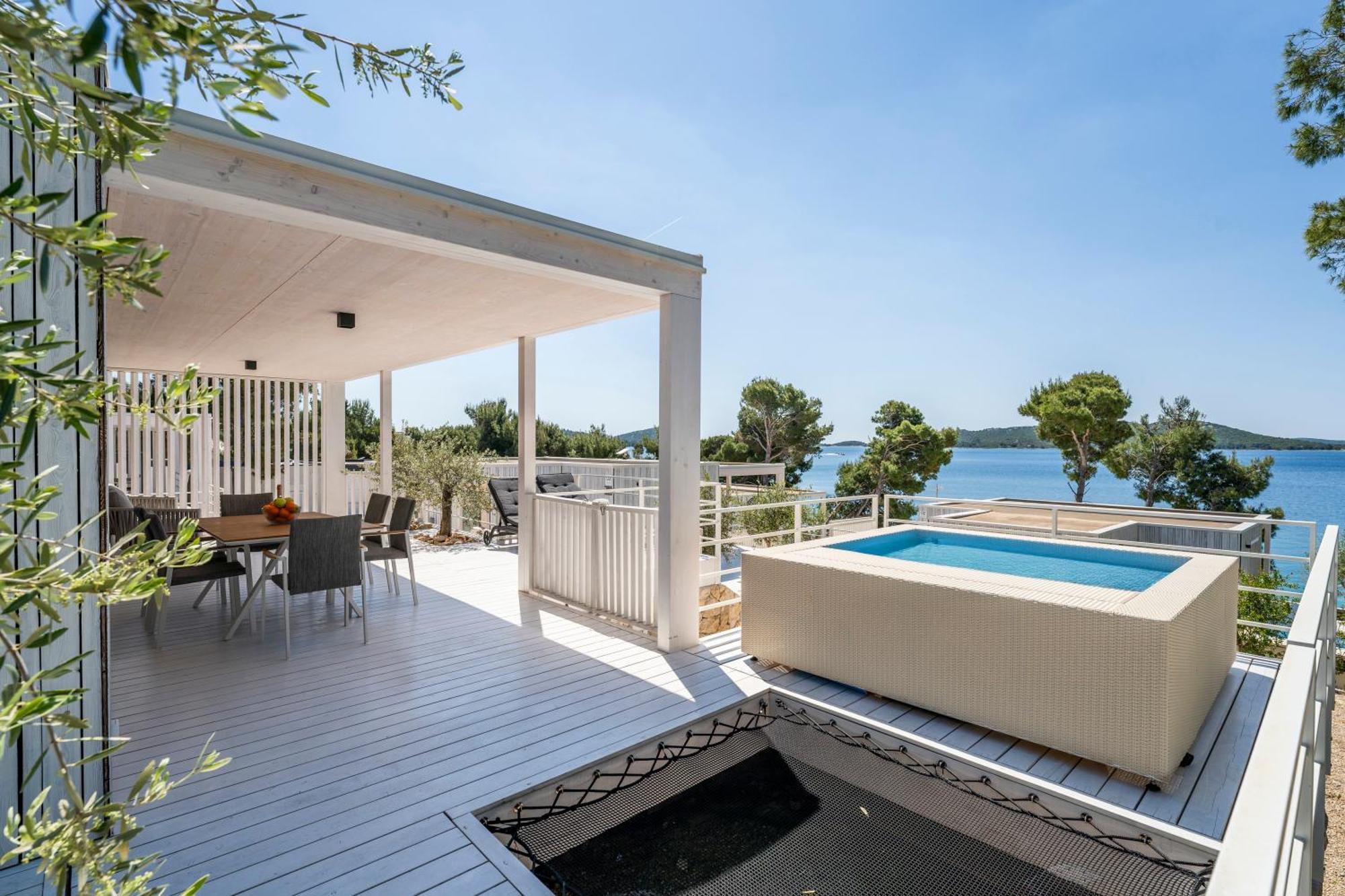 Victorie Buqez Villa